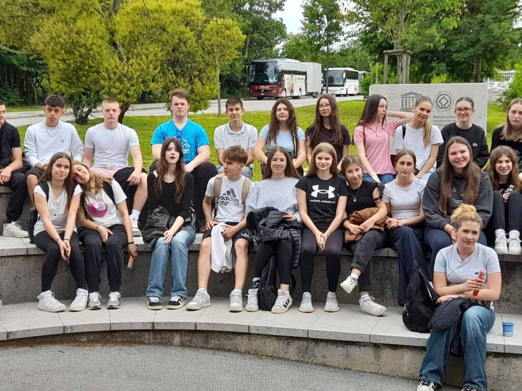 Progetto una scuola senza confini